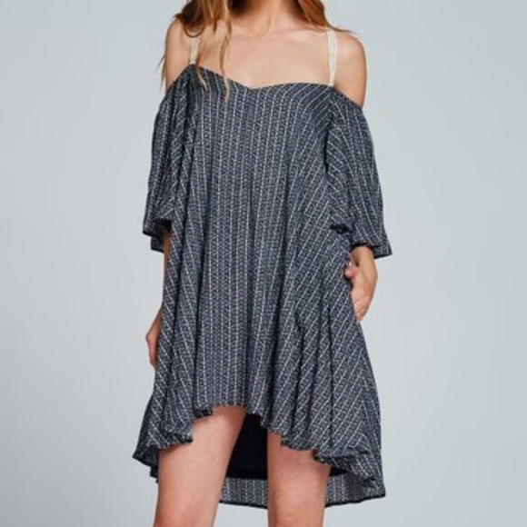 Listicle Dresses & Skirts - Listicle Dress Navy Plaid Off Shoulder Dress M